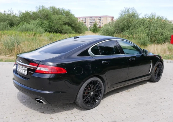 Jaguar XF cena 55000 przebieg: 190000, rok produkcji 2009 z Lubraniec małe 172